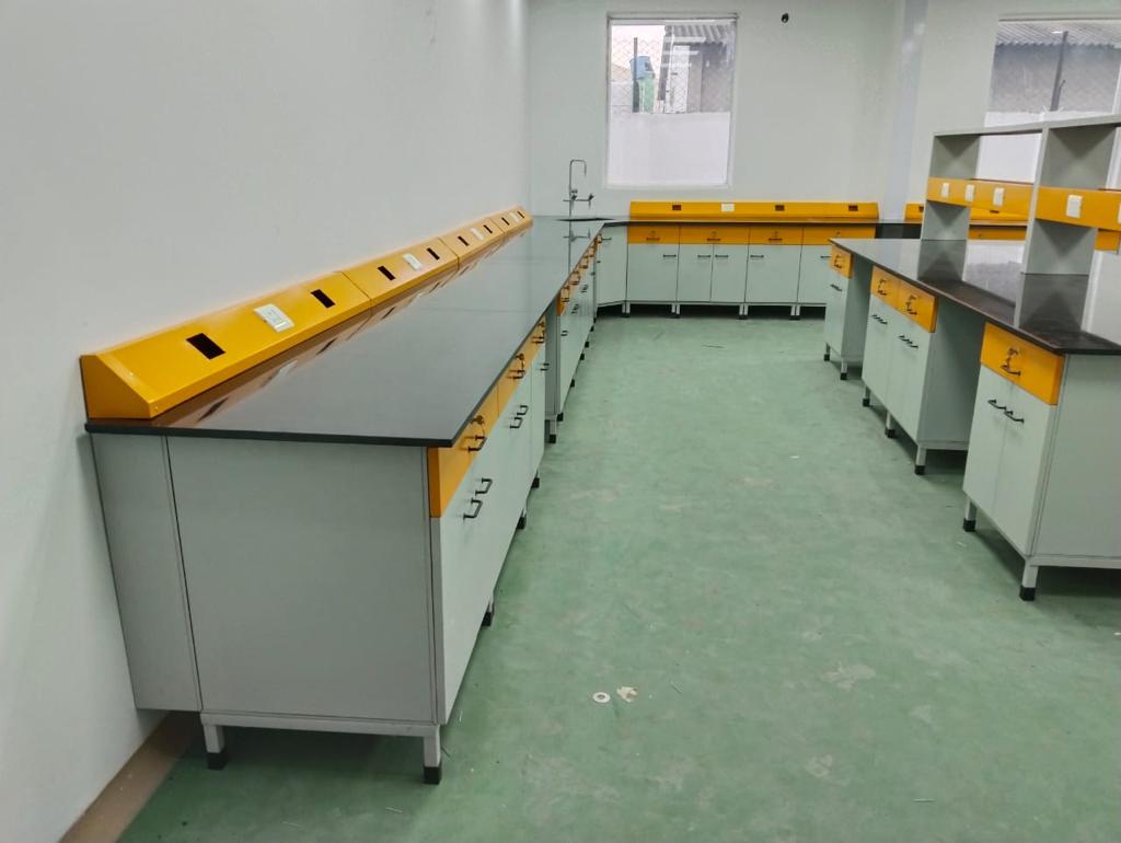 Wall Bench Laboratory Installation